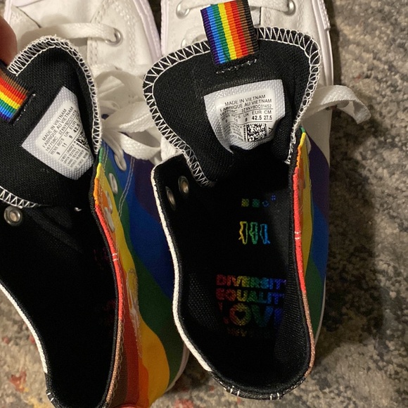 NWOT LGBTQ+ Gay Pride Rainbow Converse High Tops 🌈 - Picture 12 of 13